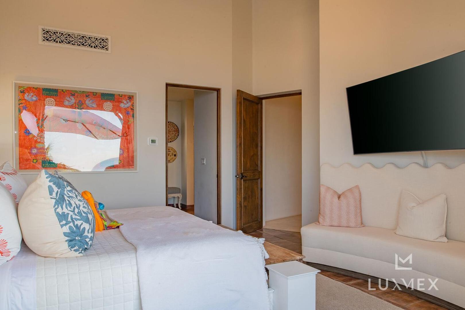 Beautiful 5 Bd Del Mar Staffed & Steps From The Villa San Jose del Cabo