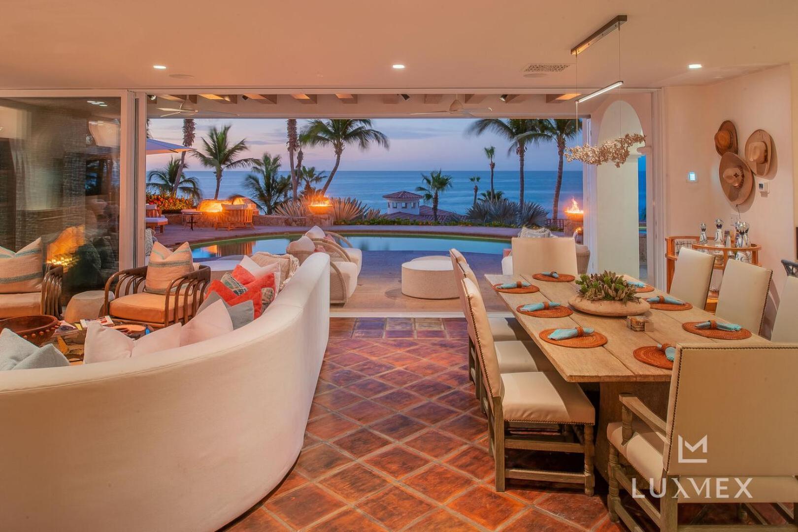 Beautiful 5 Bd Del Mar Staffed & Steps From The Villa San Jose del Cabo