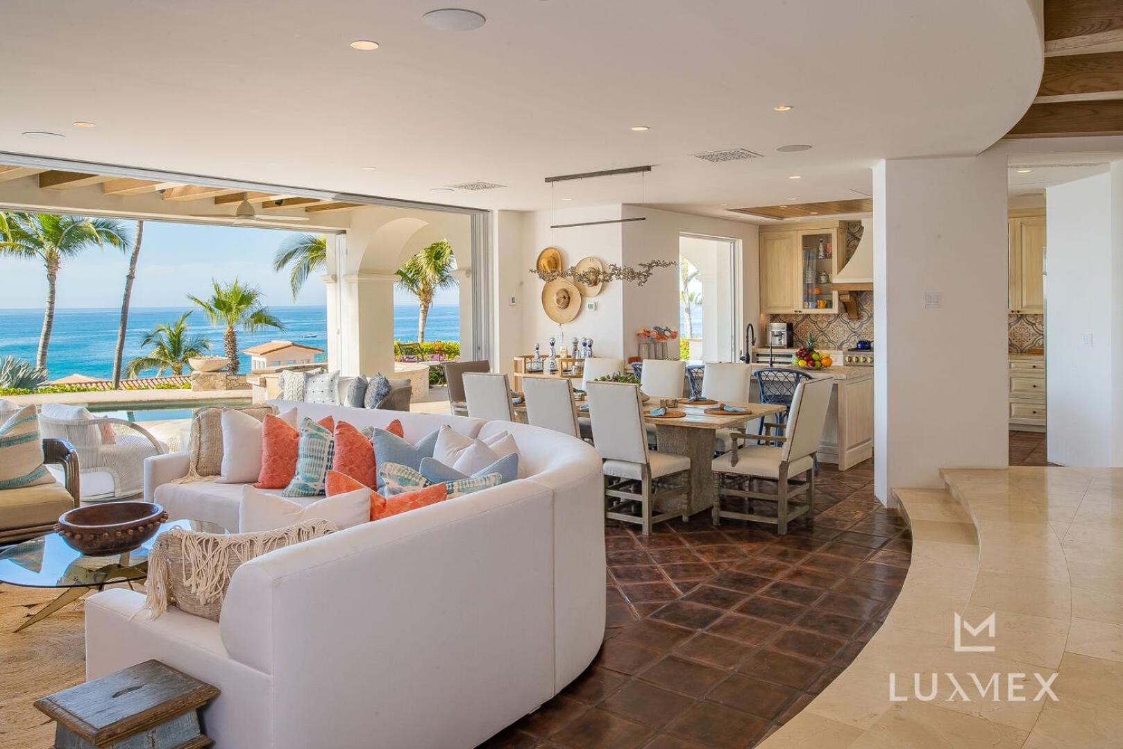 Beautiful 5 Bd Del Mar Staffed & Steps From The San Jose del Cabo