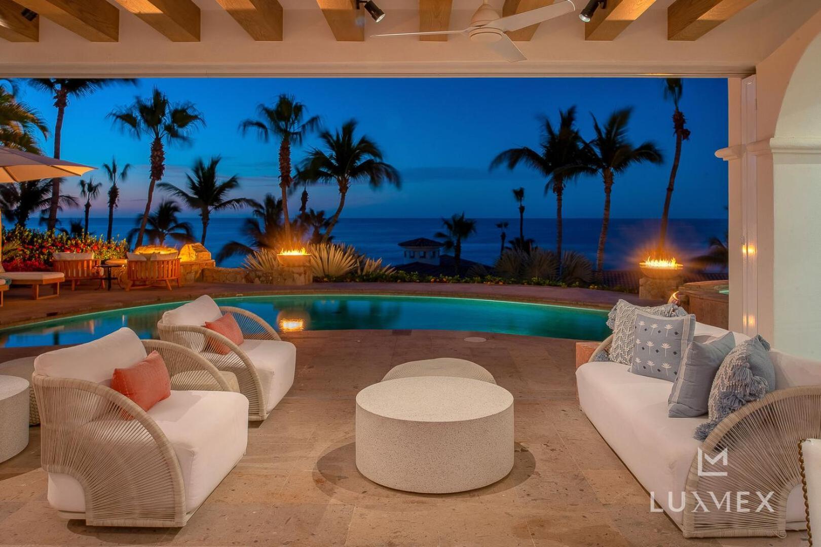 Beautiful 5 Bd Del Mar Staffed & Steps From The *