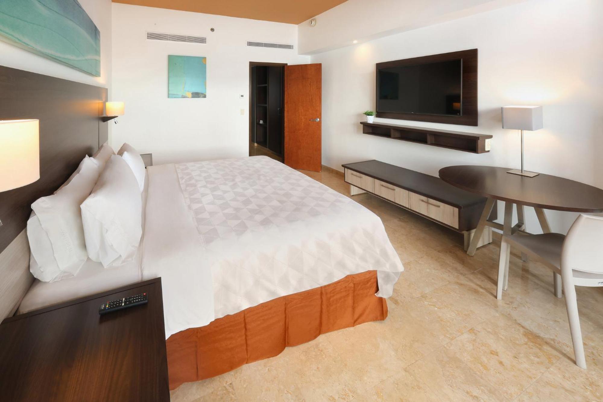 Hotel Holiday Inn Resort Mazatlan By Ihg