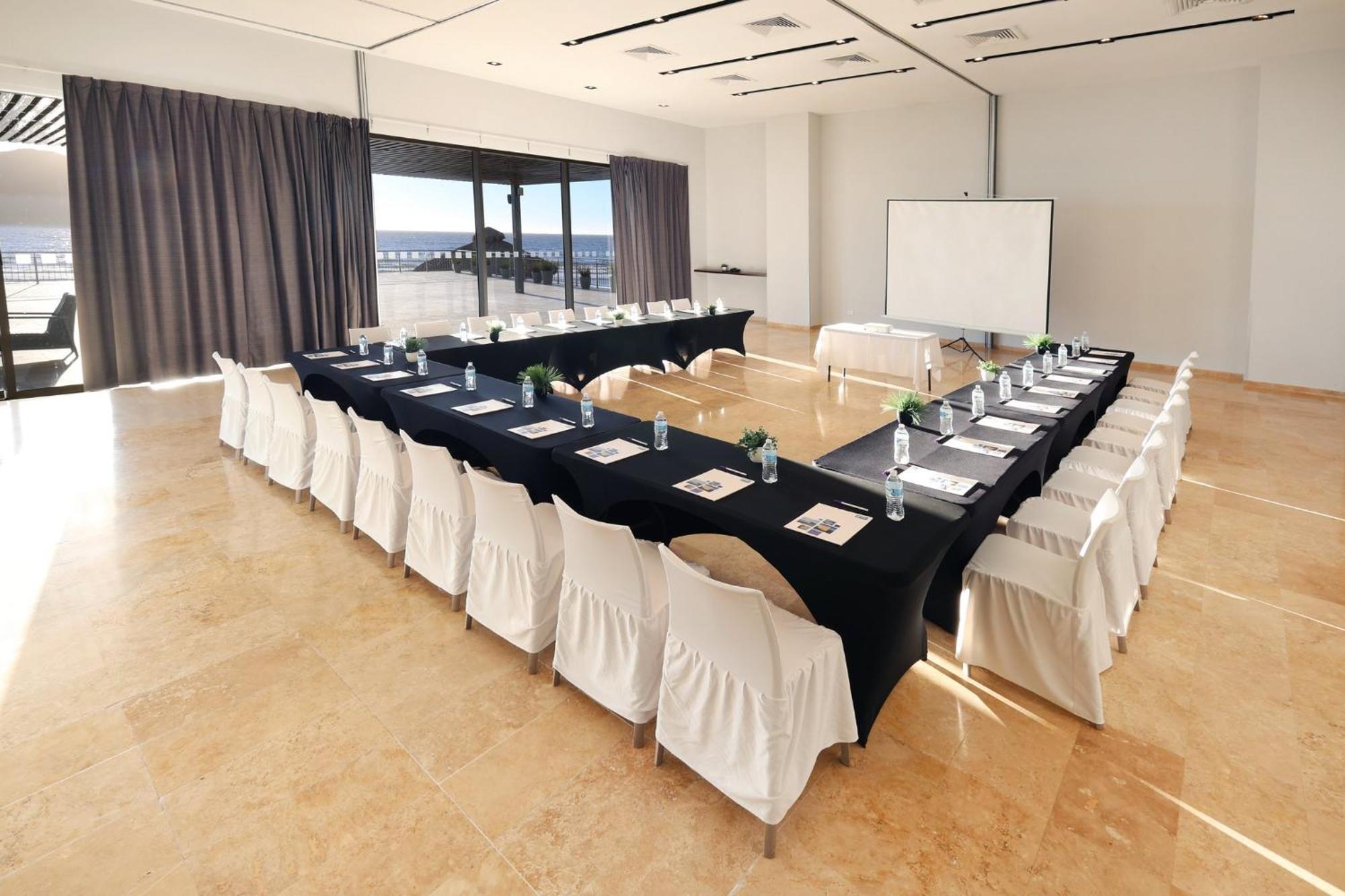 Hotel Holiday Inn Resort Mazatlan By Ihg 4*