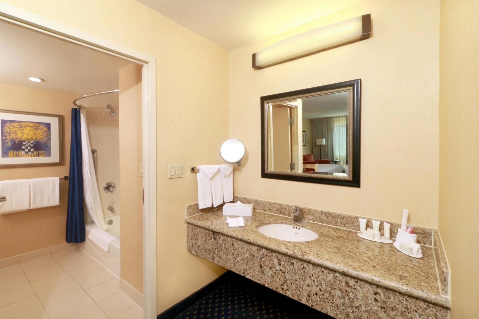 Courtyard San Jeronimo 4*