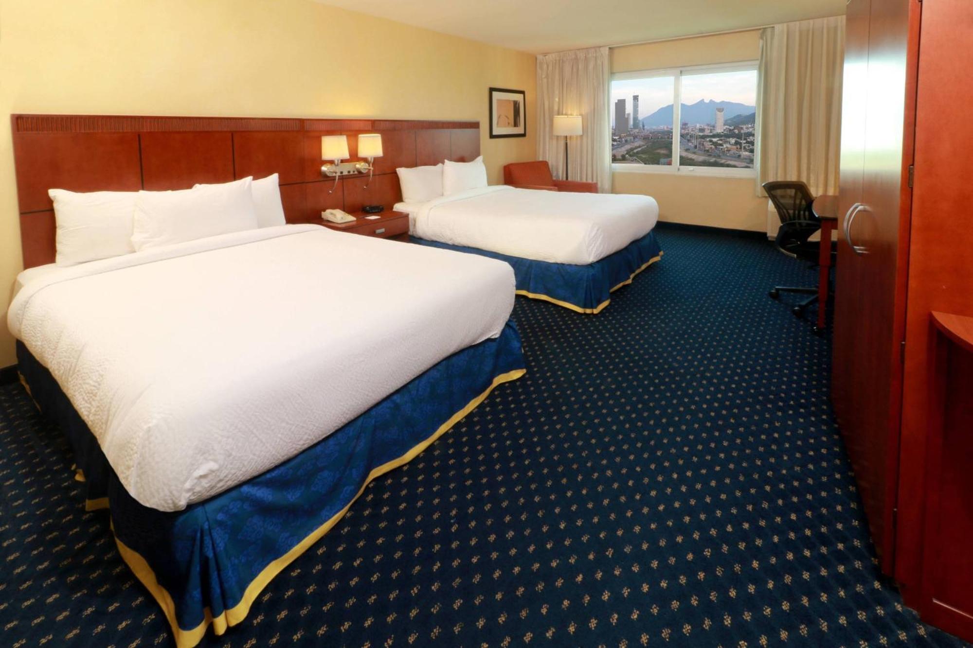 Courtyard San Jeronimo Hotel 4*