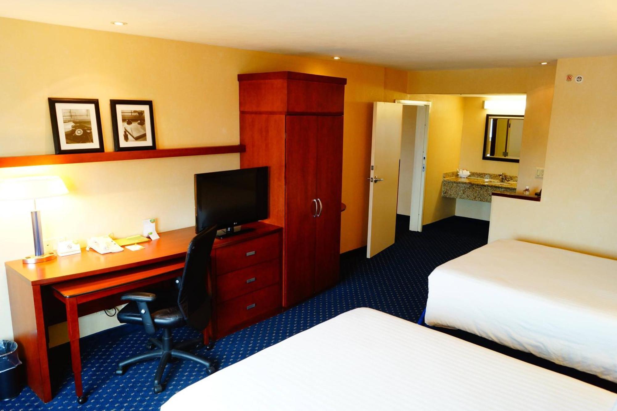 Courtyard San Jeronimo 4*