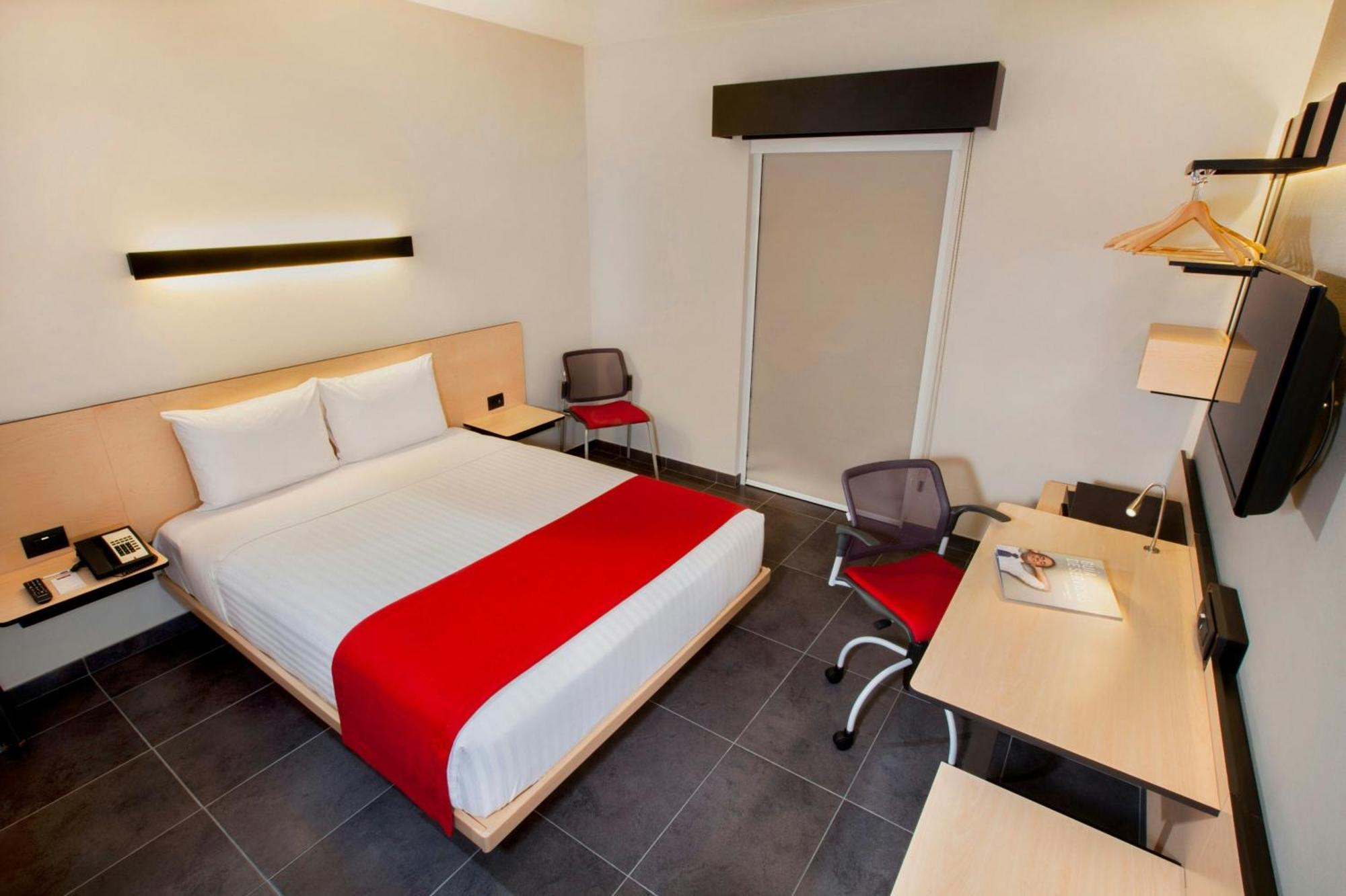 Hotel Express By Marriott Tuxpan 4*