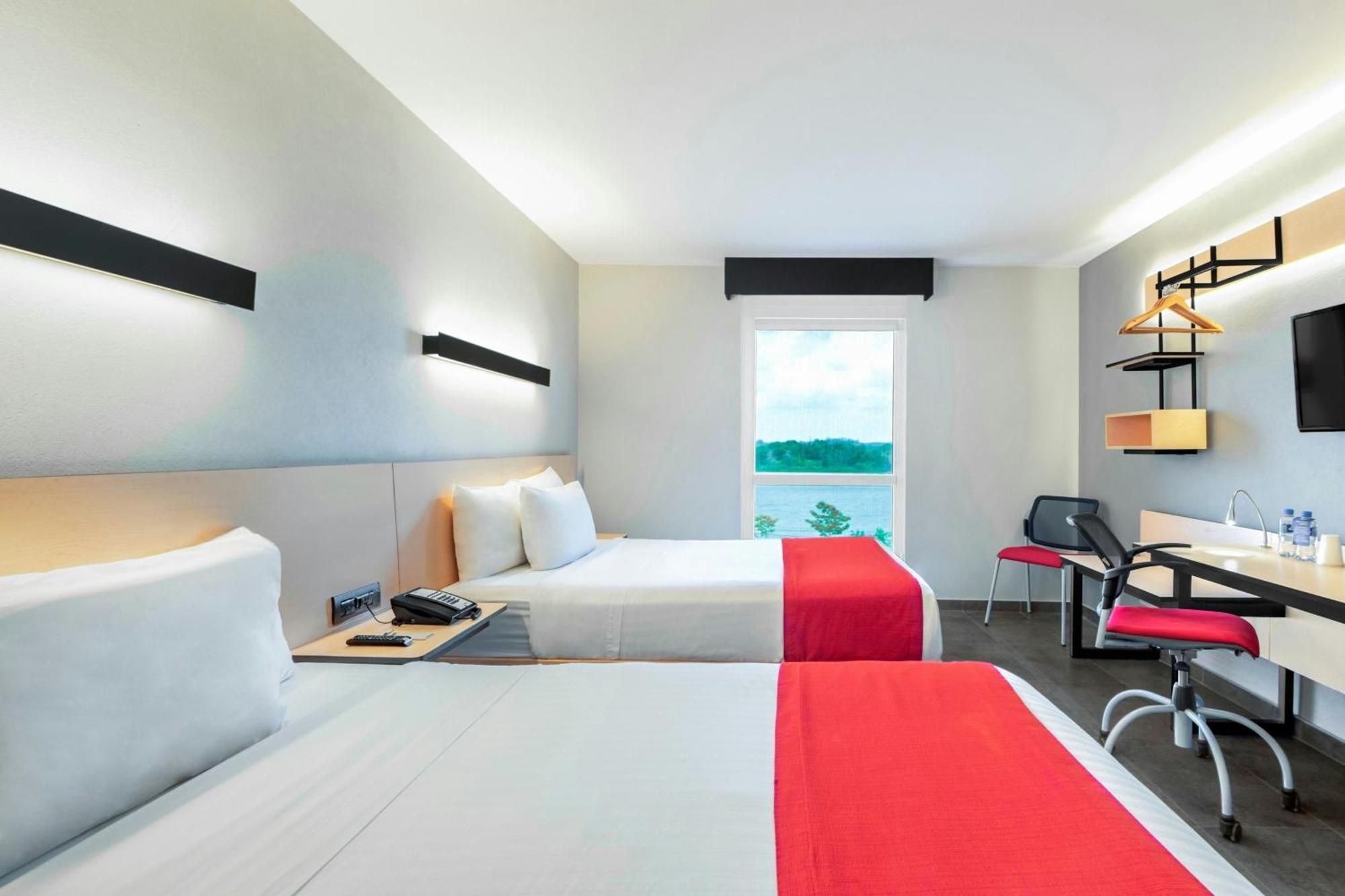 Express By Marriott Tuxpan Hotel 4*