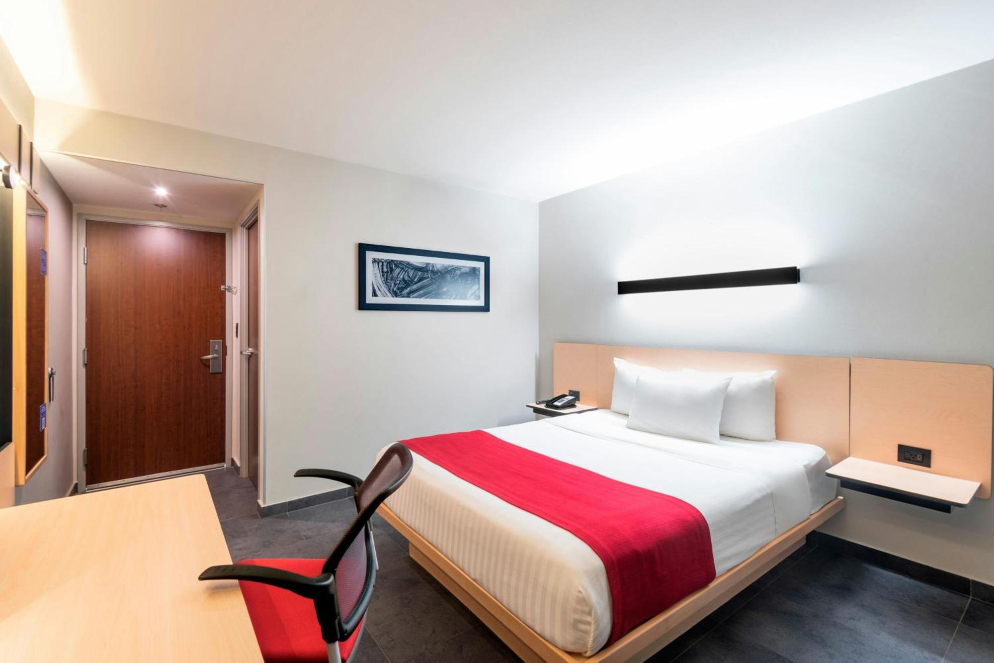 Hotel Express By Marriott Tuxpan 4*