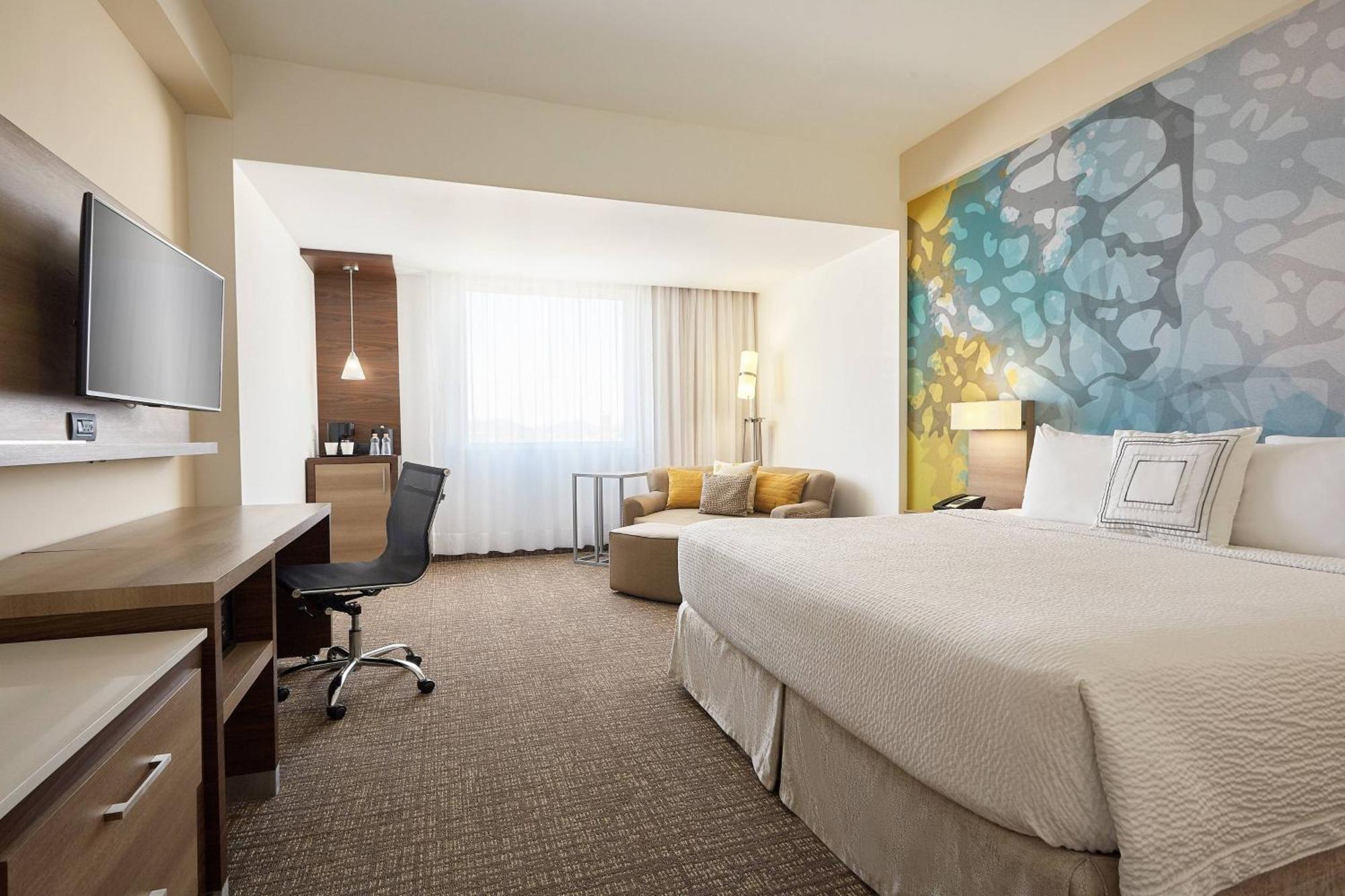 Courtyard By Marriott 4*
