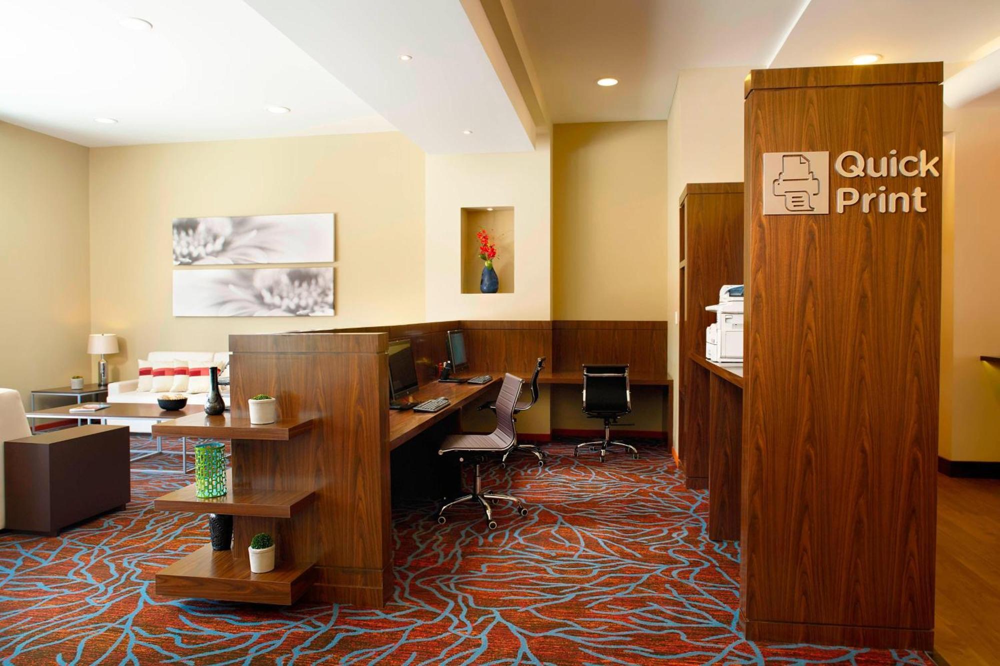 Courtyard By Marriott