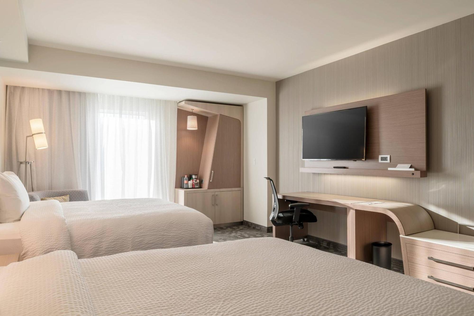 Courtyard By Marriott Hotel 4*