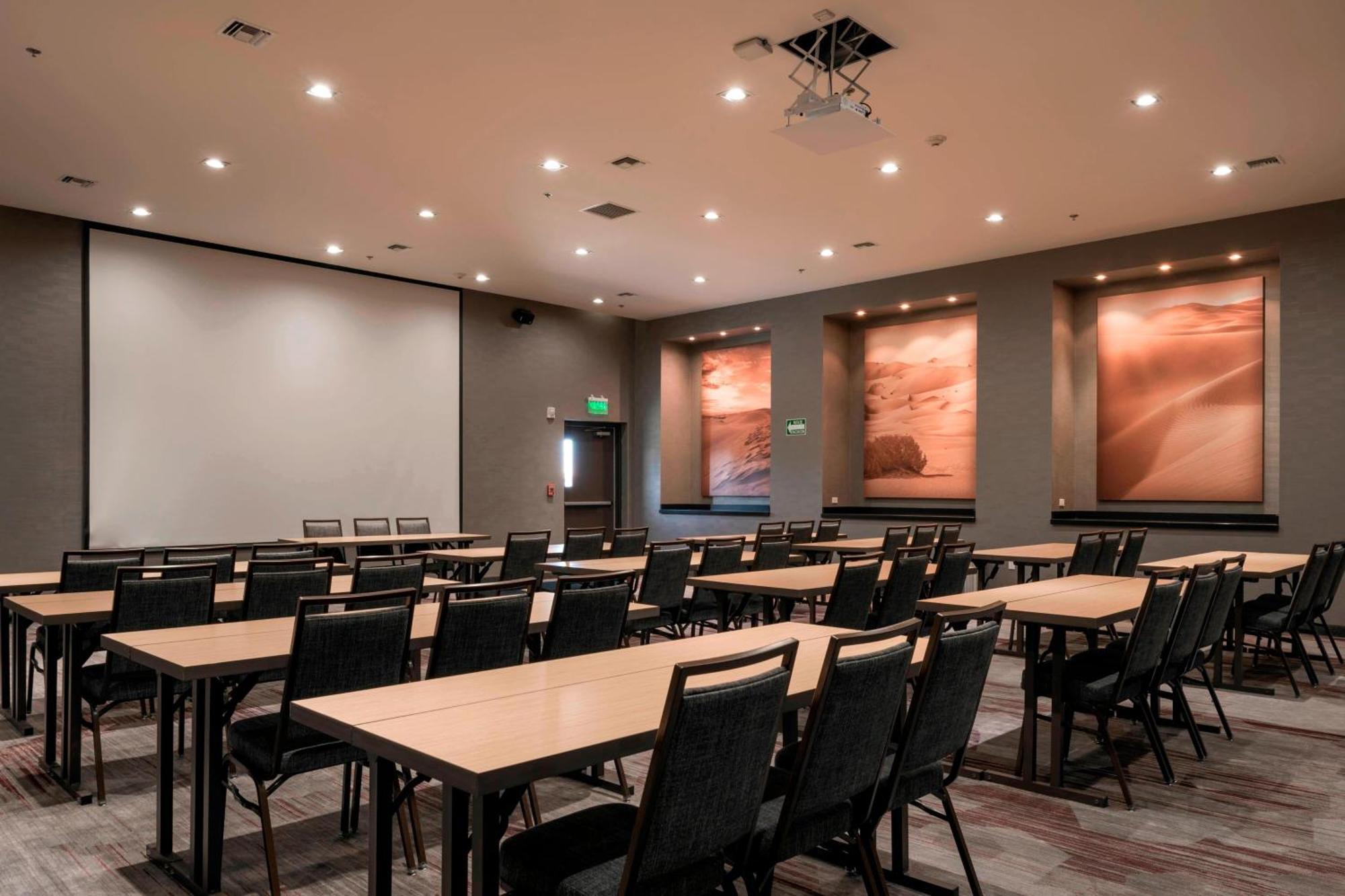 Courtyard By Marriott