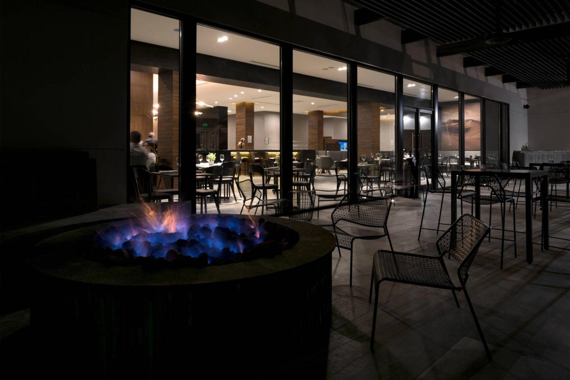 Courtyard By Marriott Hotel