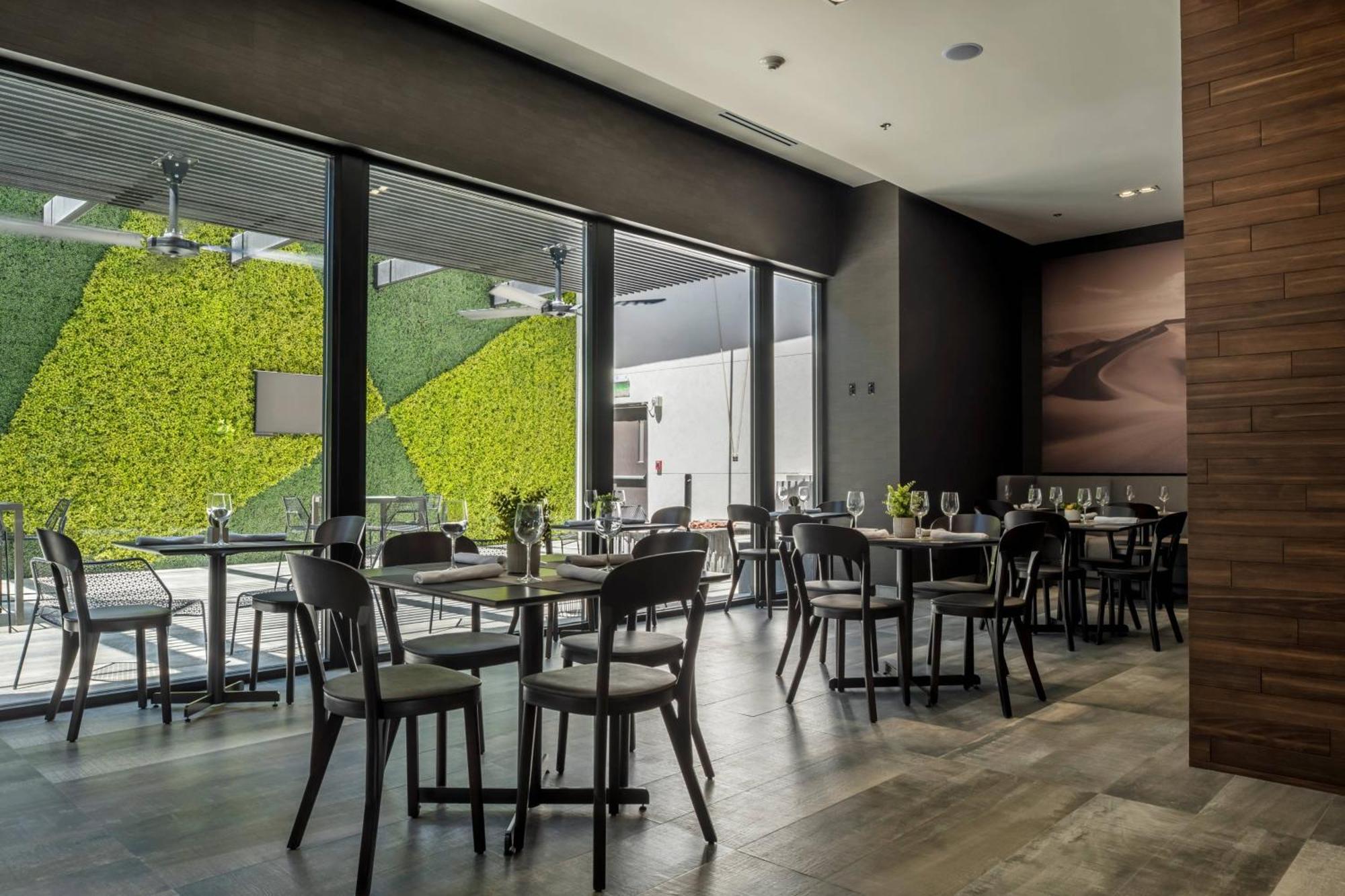 Courtyard By Marriott Hotel