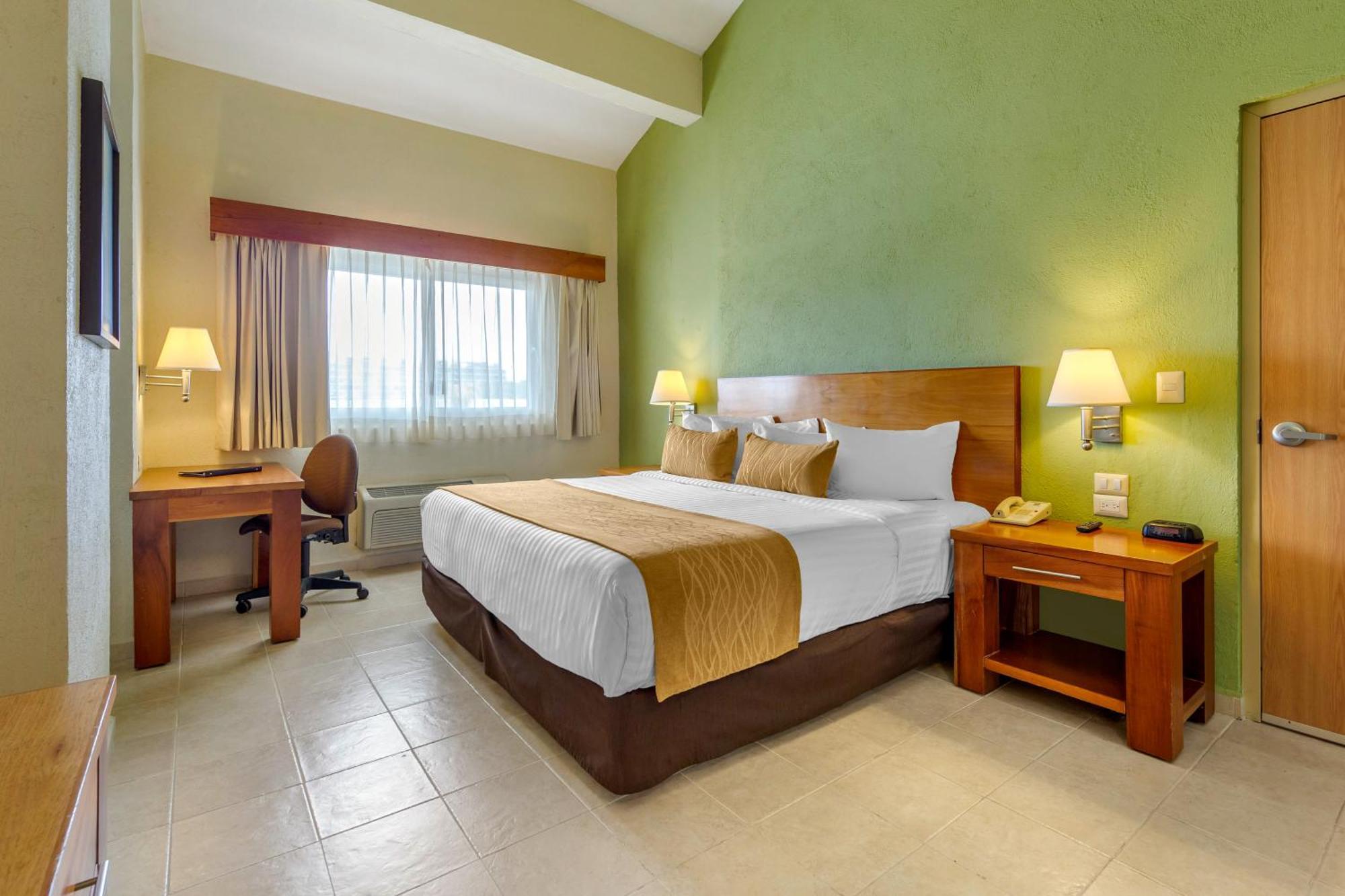 Inn Comfort Golfside & Marina
