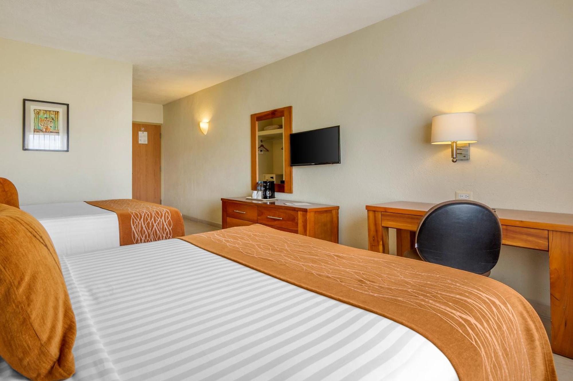 Comfort Golfside & Marina