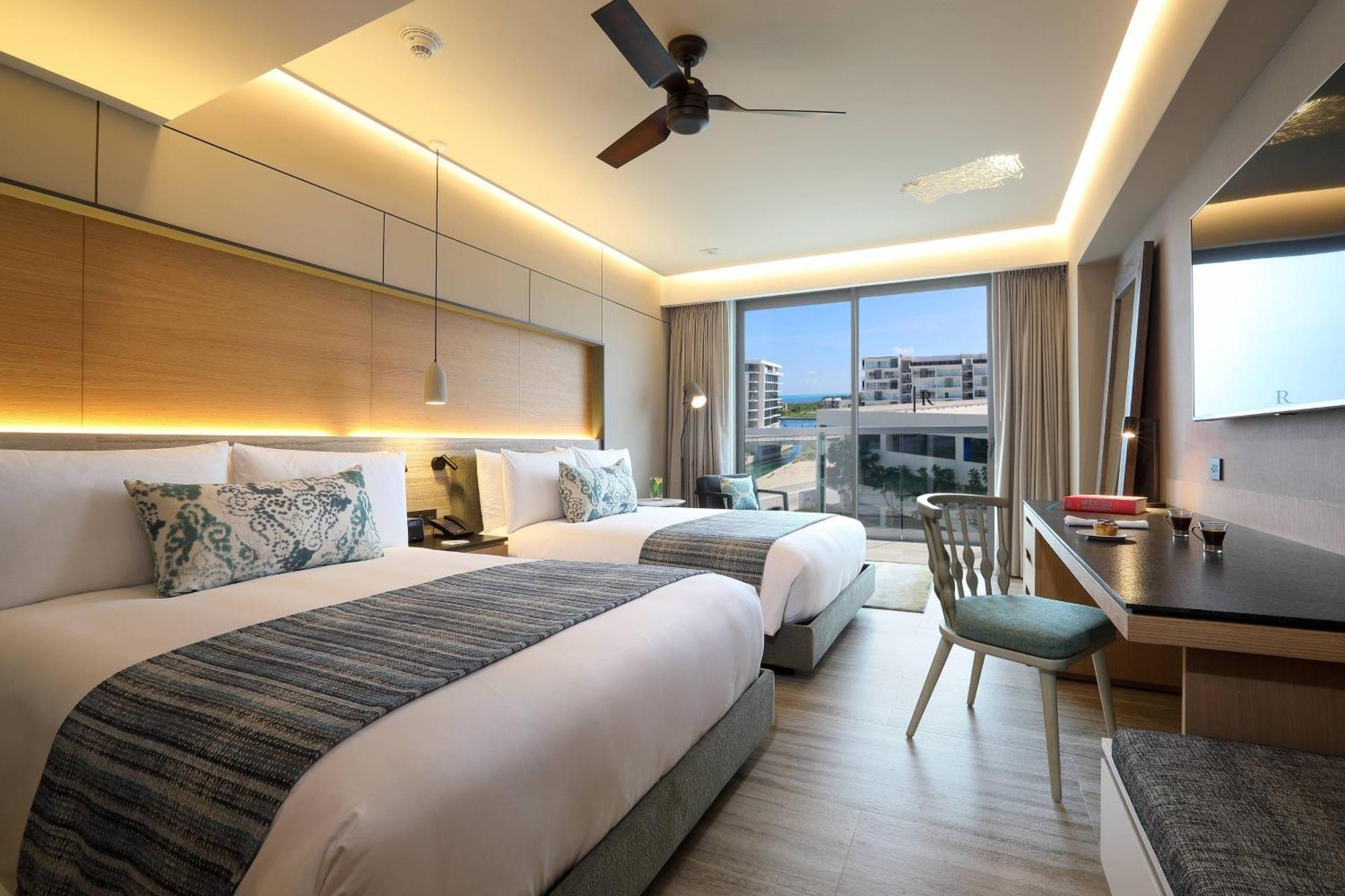 Renaissance & Marina Hotel Cancun