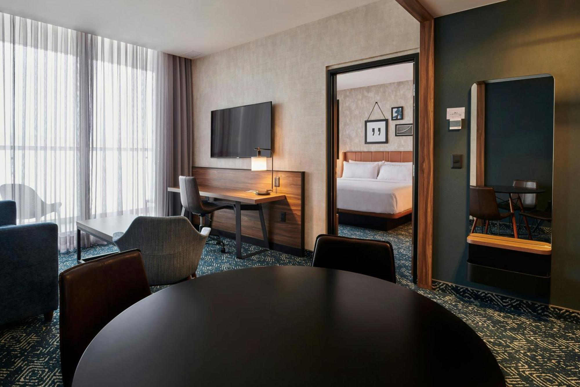 Hotel Four Points By Sheraton Uno 4*