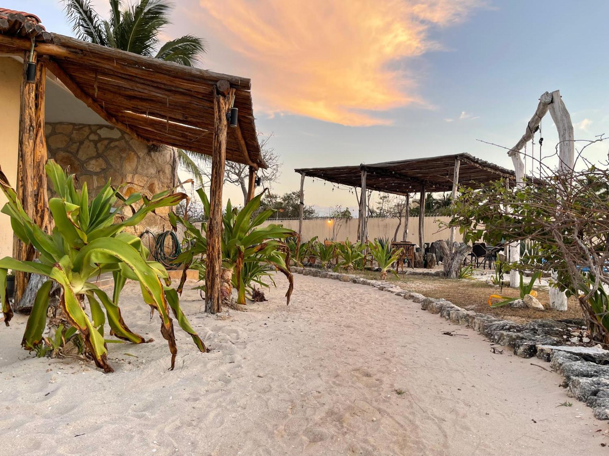 Bremar 85 Private Place - Adults Only Homestay