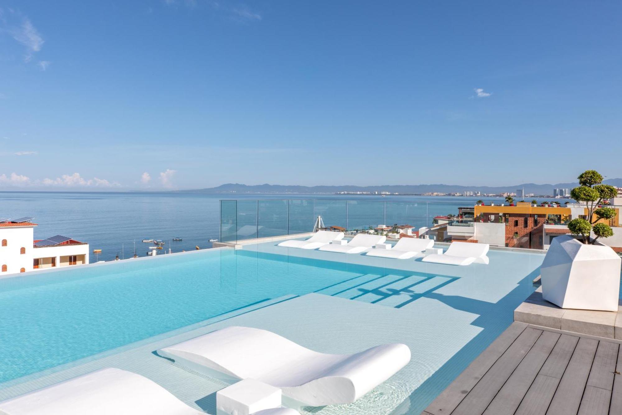 Dterrace Luxe 2bd 2ba Romantic Zone Muertos And Pier Apartment