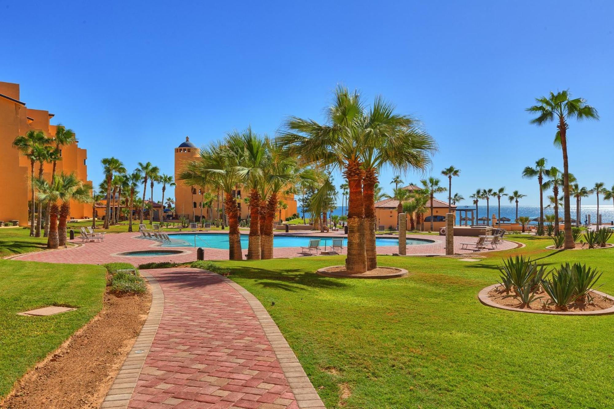 Right On The Beach! Ground Floor Princesa E104 * Puerto Penasco
