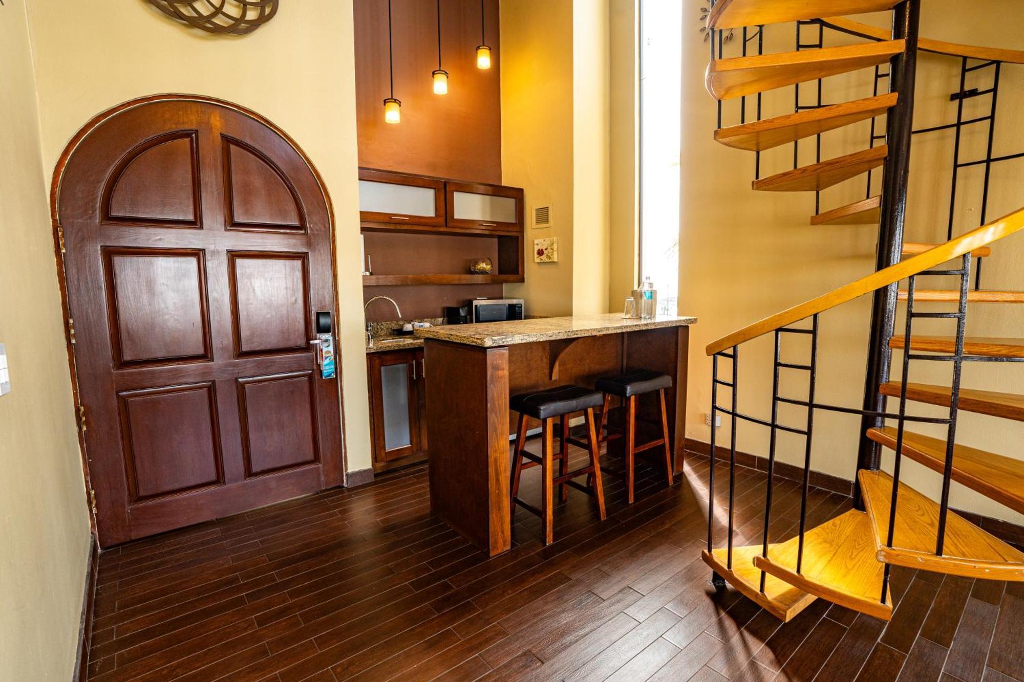 Hostel & Ensenada