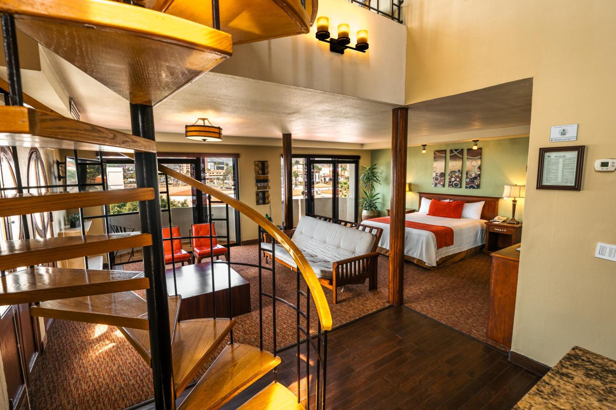 Hostel & Ensenada