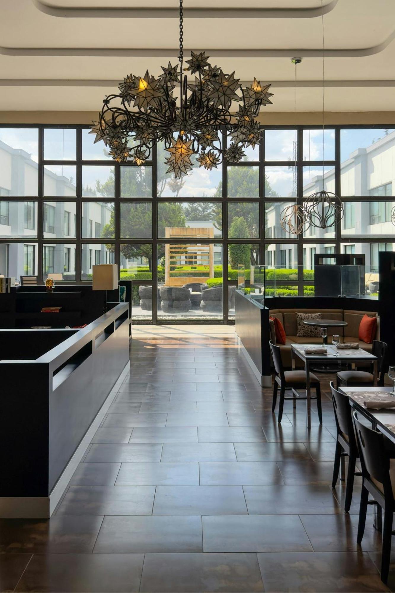 Hotel Courtyard Airport