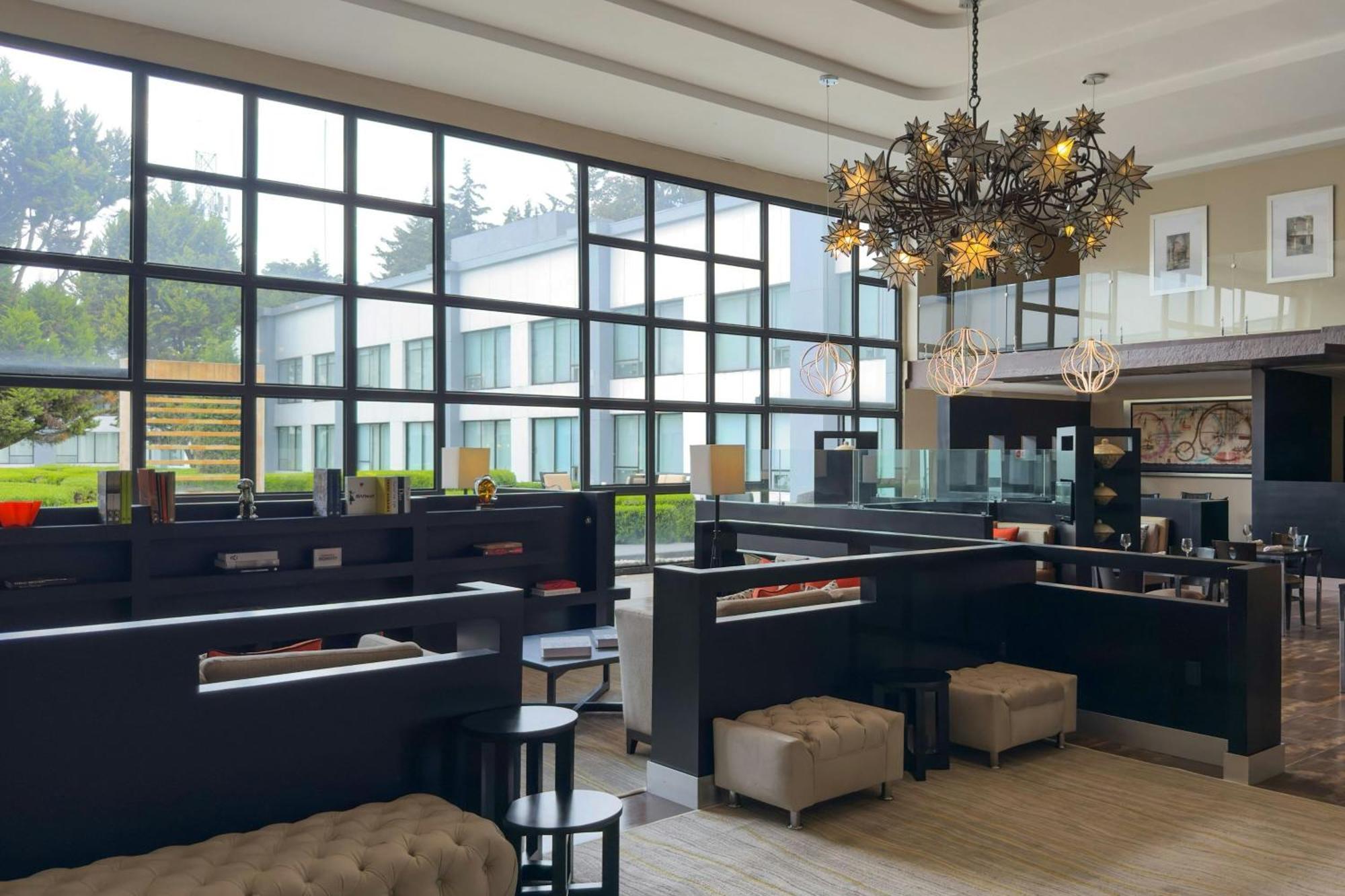Courtyard Airport Hotel Toluca