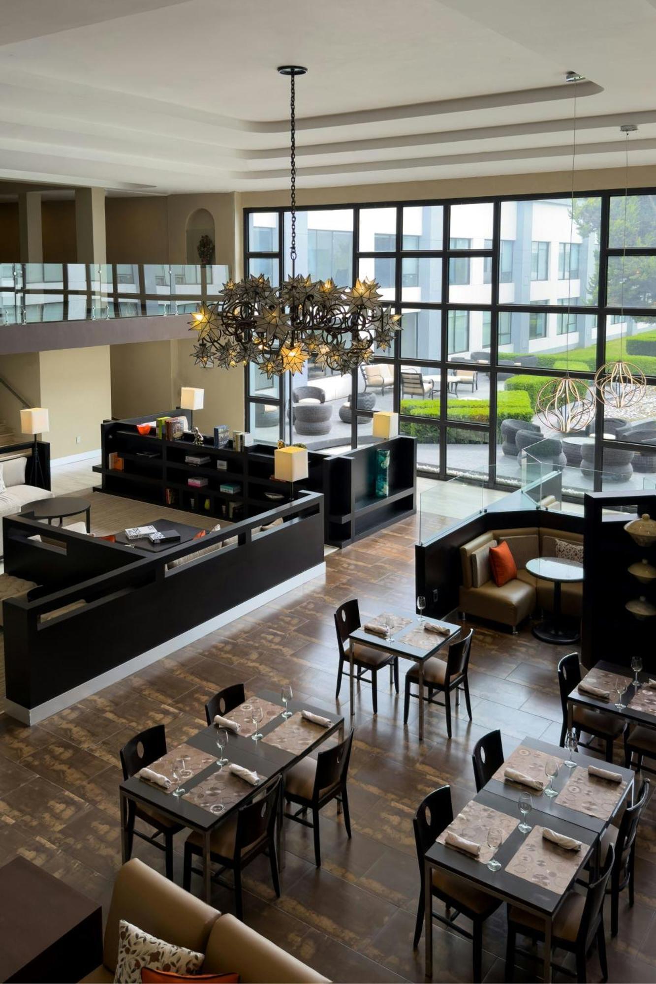 Courtyard Airport Hotel Toluca