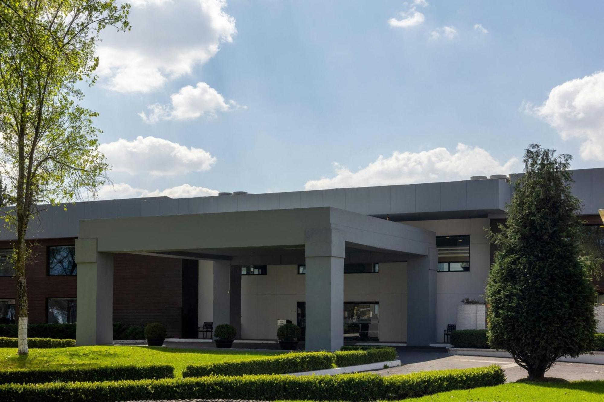 Courtyard Airport Hotel Toluca