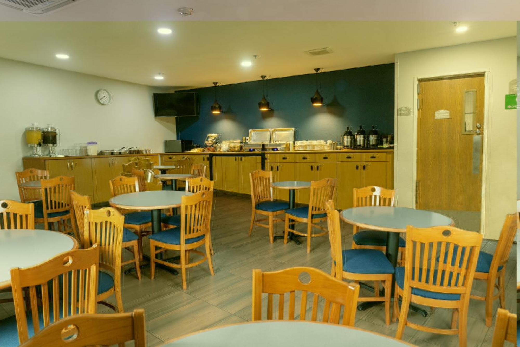 Hotel Microtel & By Wyndham