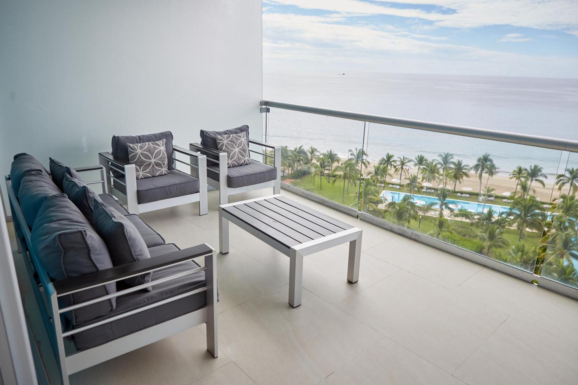 Peninsula Ixtapa Apartment