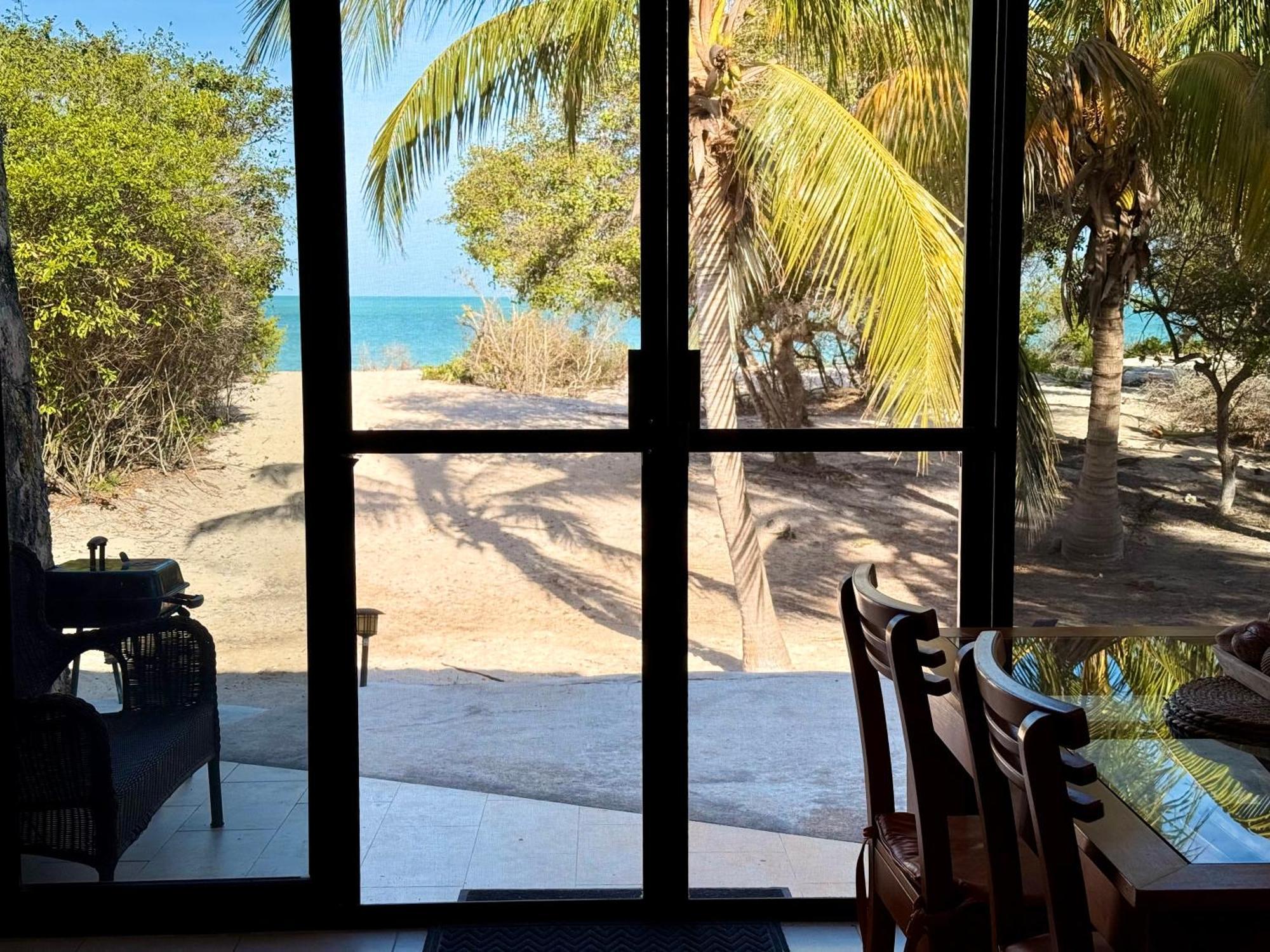 Private 2-bedroom Beachfront In - Your Secluded Escape Holiday park