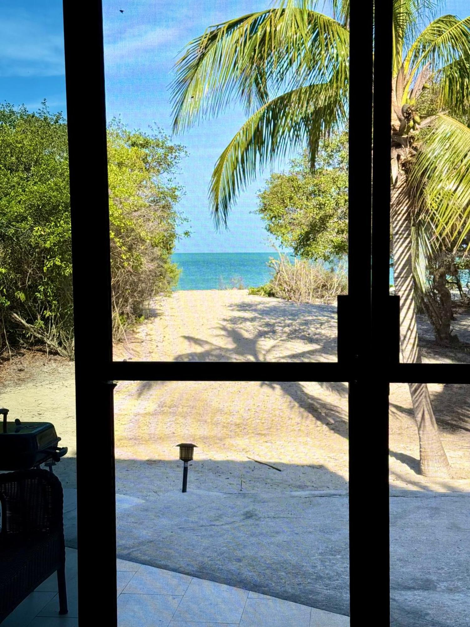 Holiday park Private 2-bedroom Beachfront In - Your Secluded Escape *