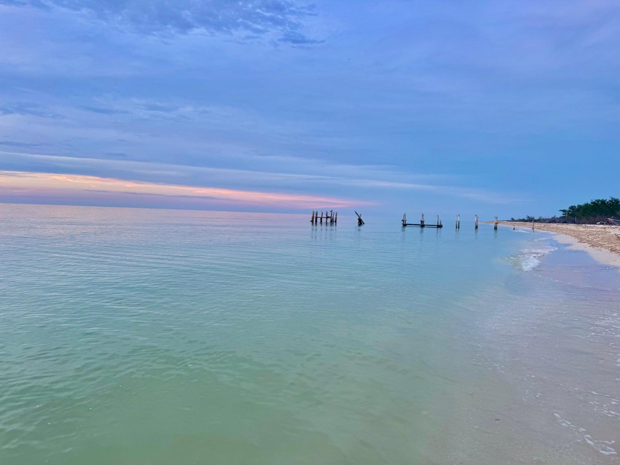 Private 2-bedroom Beachfront In - Your Secluded Escape Holiday park