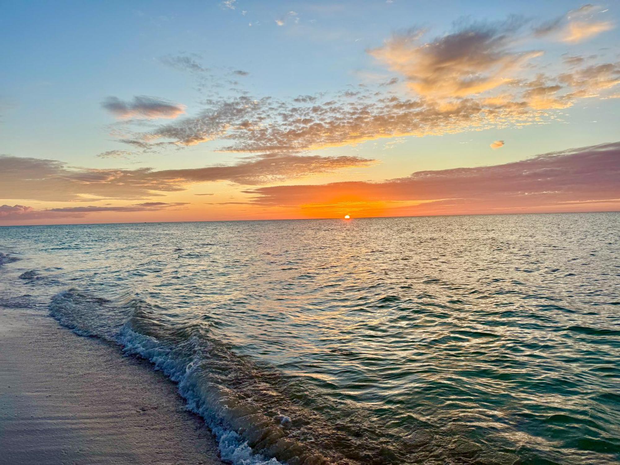 Private 2-bedroom Beachfront In - Your Secluded Escape *