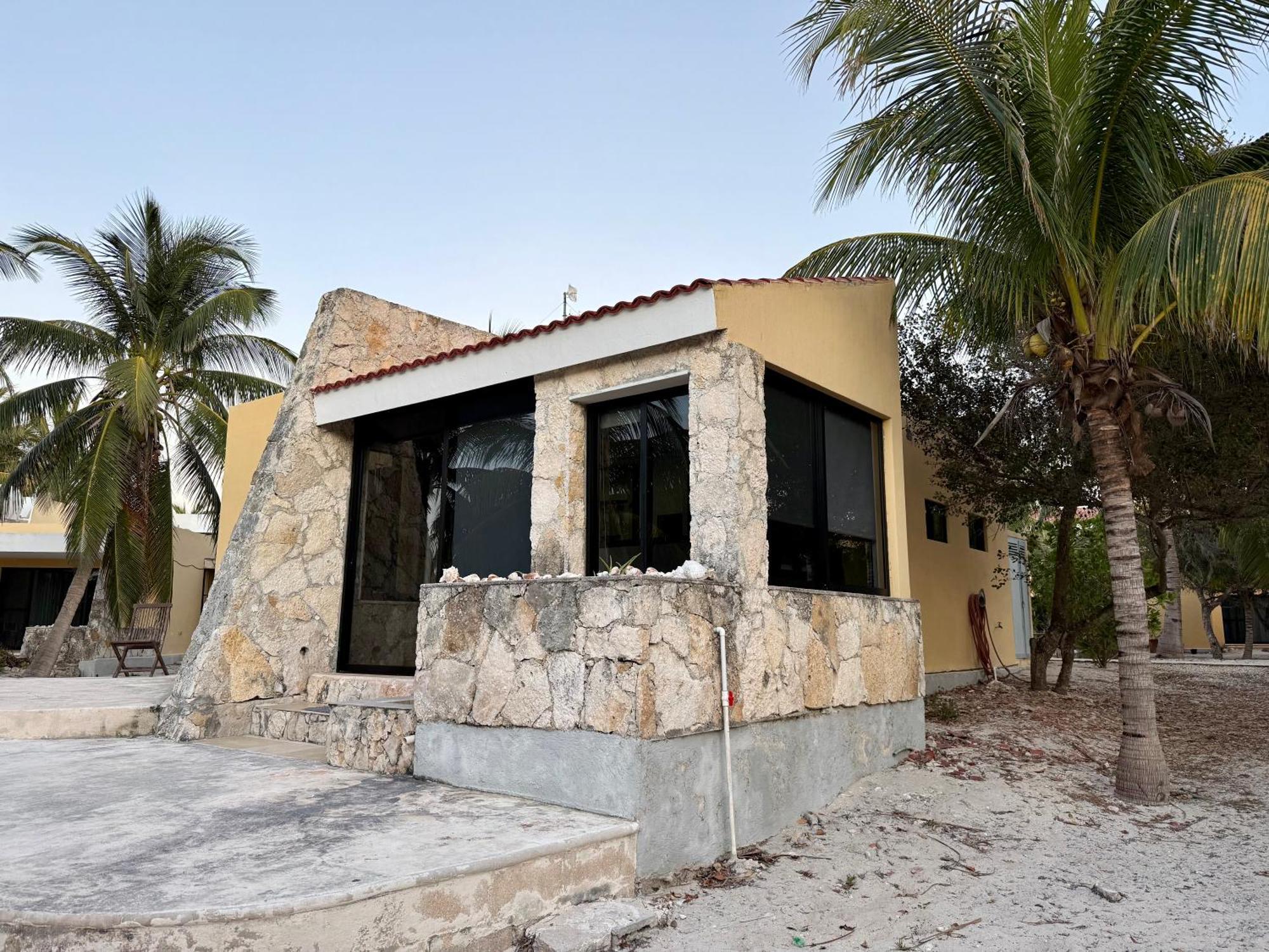 Private 2-bedroom Beachfront In - Your Secluded Escape