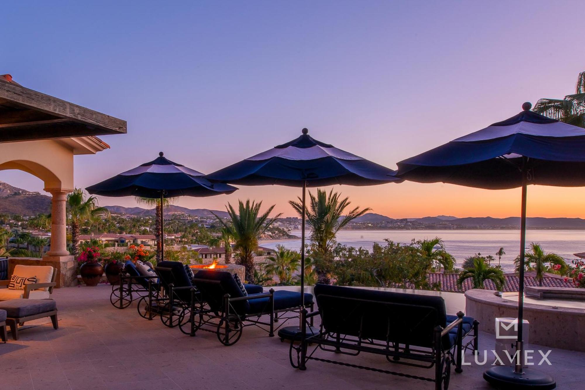 Two Neighboring Fully Staffed In Del Mar, Swimmable Beach! Villa *