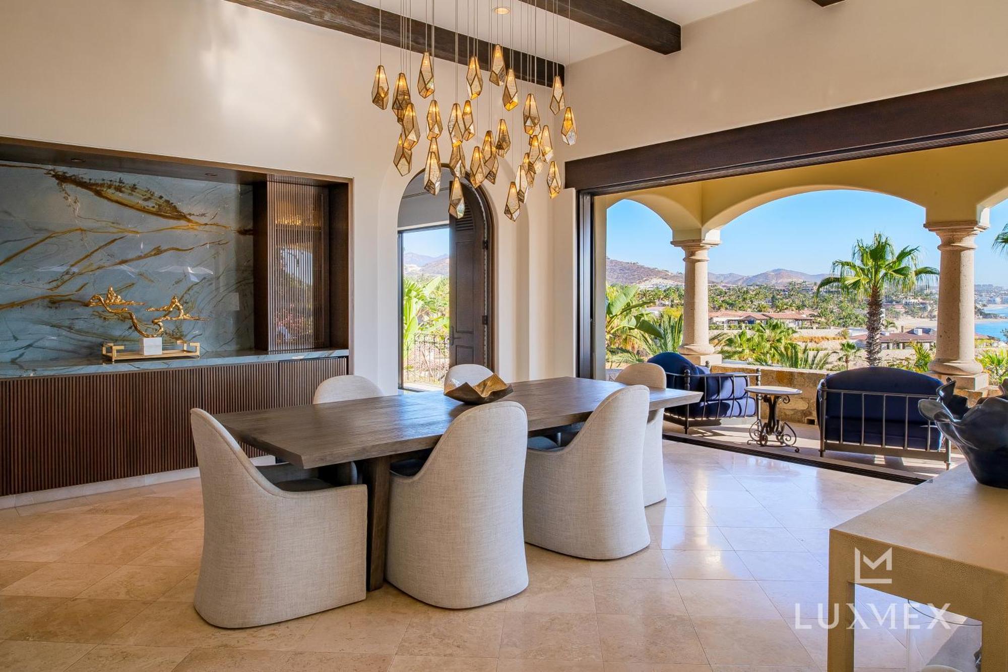 Two Neighboring Fully Staffed In Del Mar, Swimmable Beach! Villa