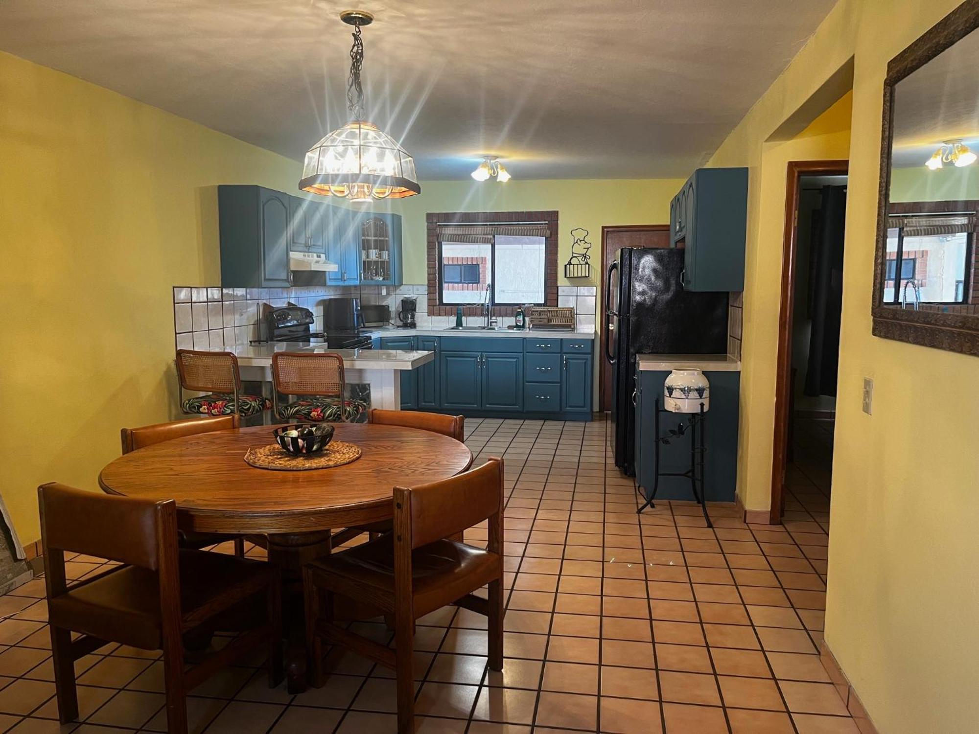 Casa De Al Lado - 2 Bedroom House W/ Bonus Bunkhouse! Holiday home *