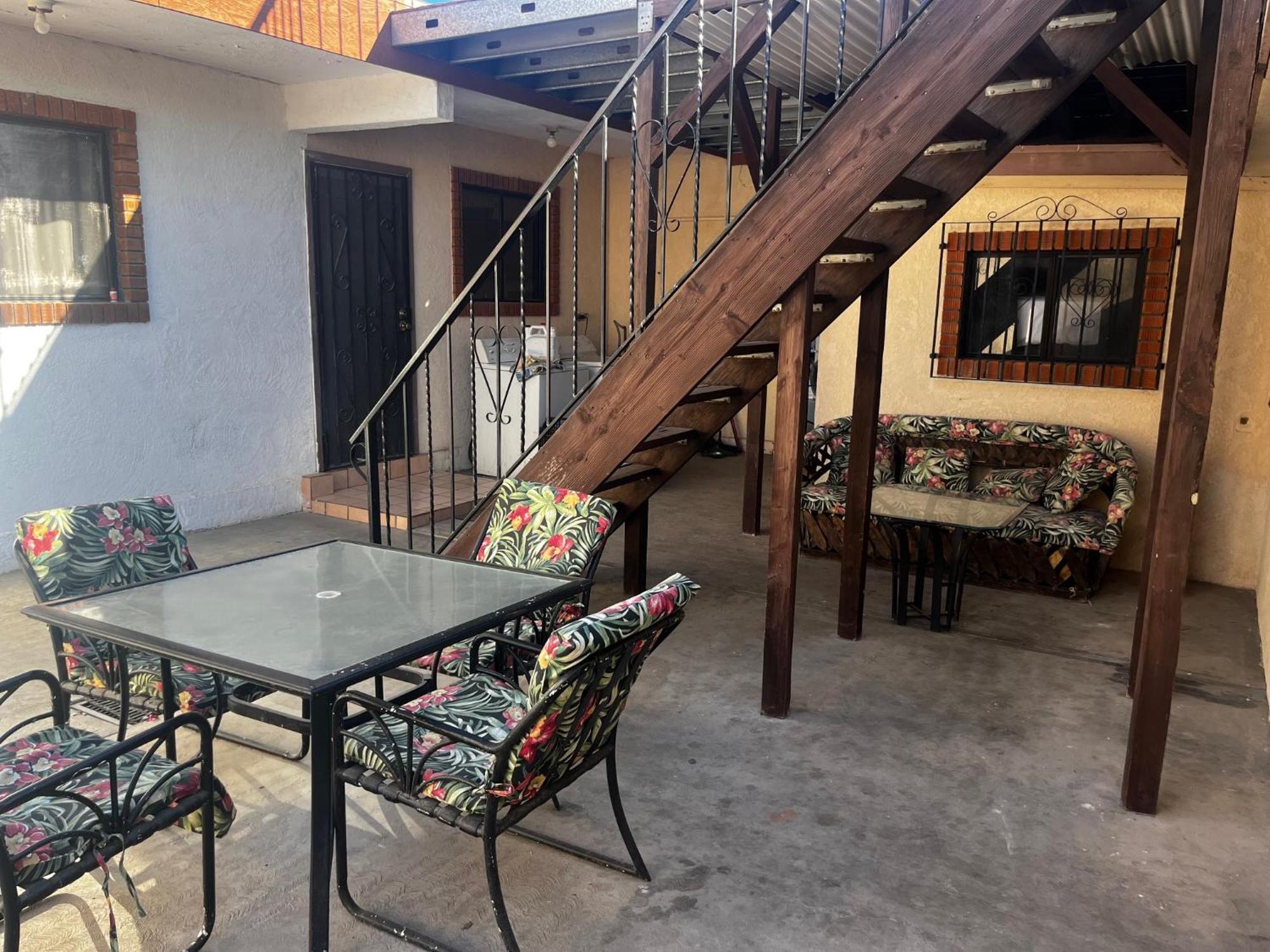 Casa De Al Lado - 2 Bedroom House W/ Bonus Bunkhouse! *