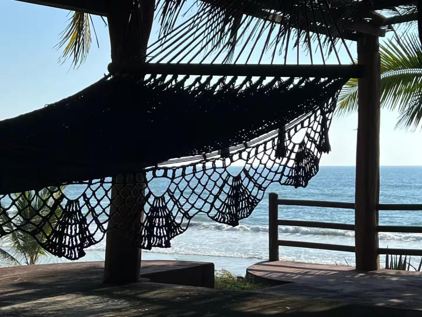 Casa Nectar- Oceanfront Guest house *
