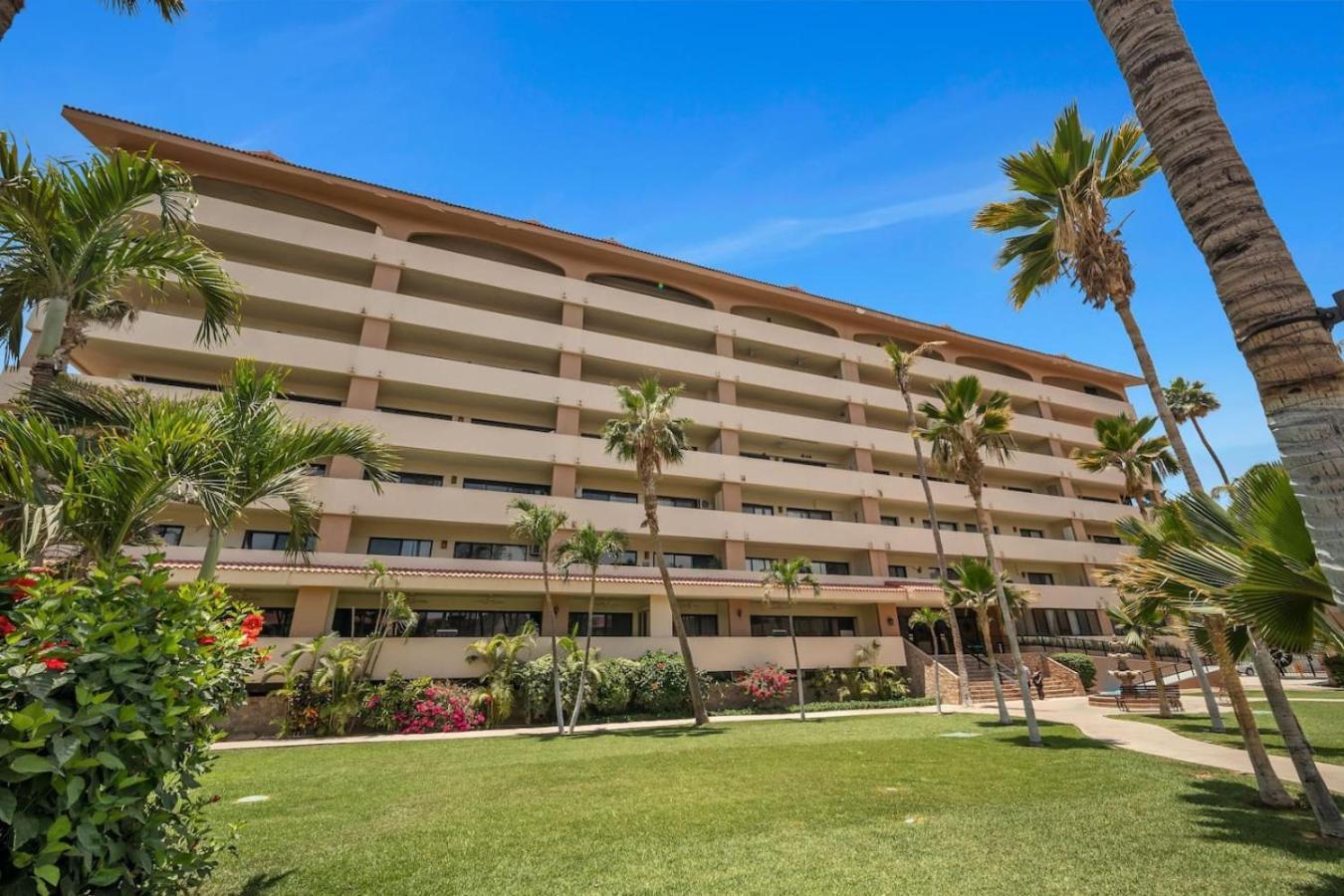 2 Min Walk To Medano Beach-marina Huge Pool Cozy Holiday home Cabo San Lucas