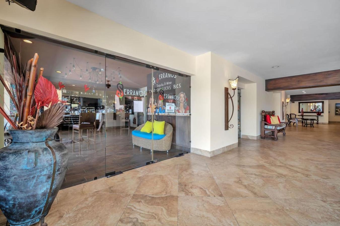 Holiday home 2 Min Walk To Medano Beach-marina Huge Pool Cozy Cabo San Lucas