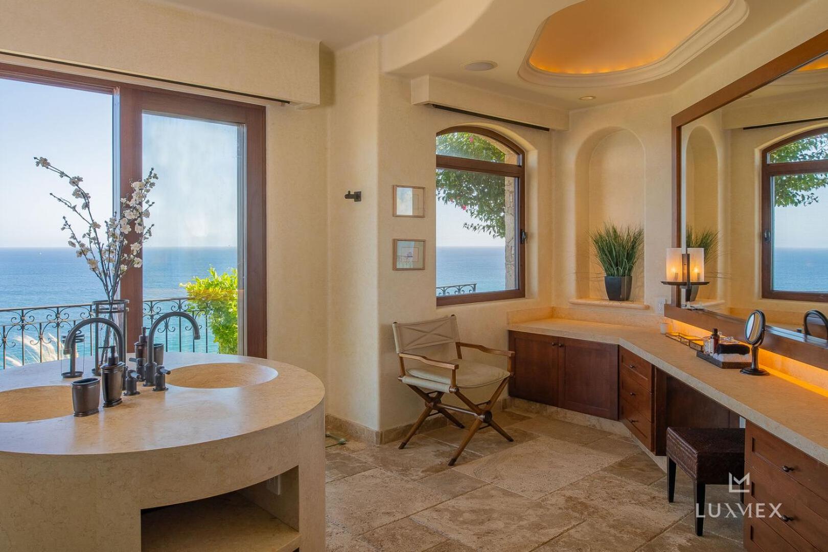 Villa Beautiful Fully Staffed & Steps From Swimmable In Del Mar