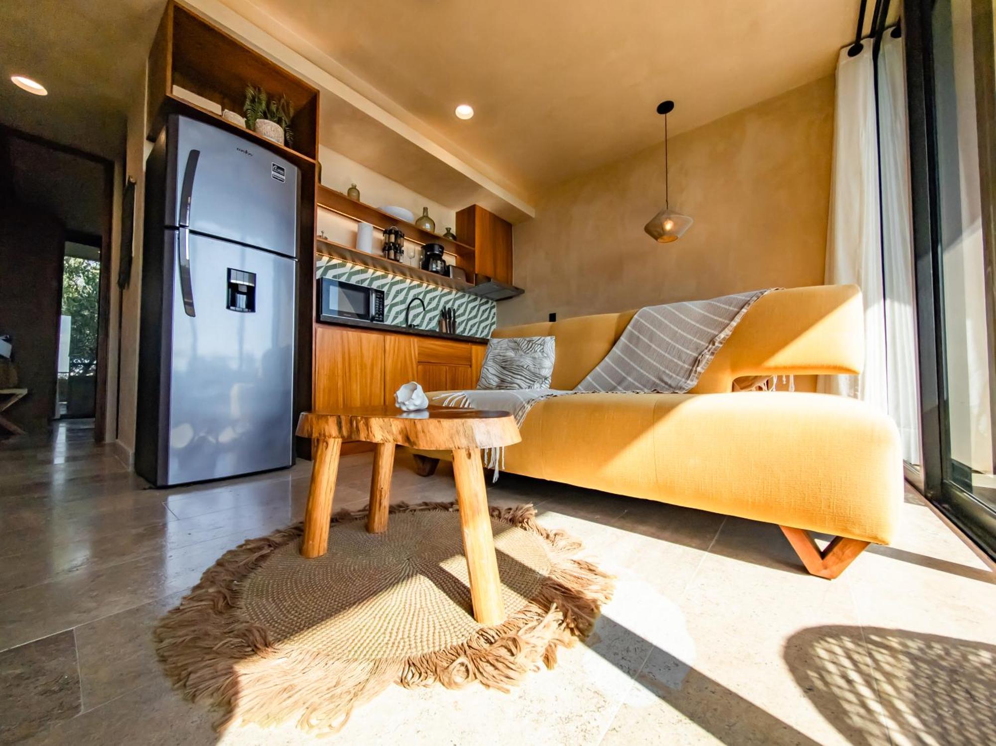 New Modern 1bdr - Access