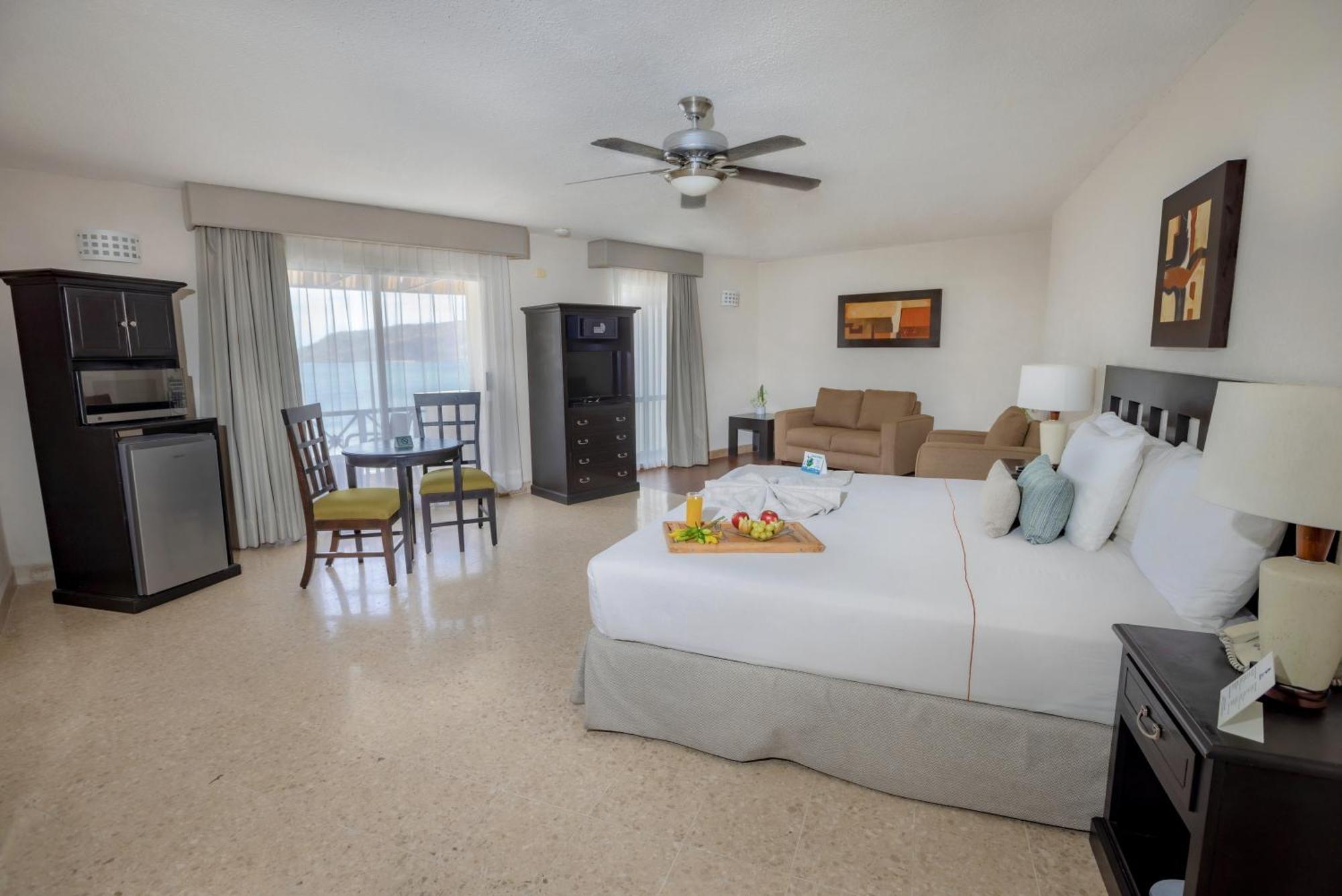 Western Freeman Zona Dorada Mazatlan