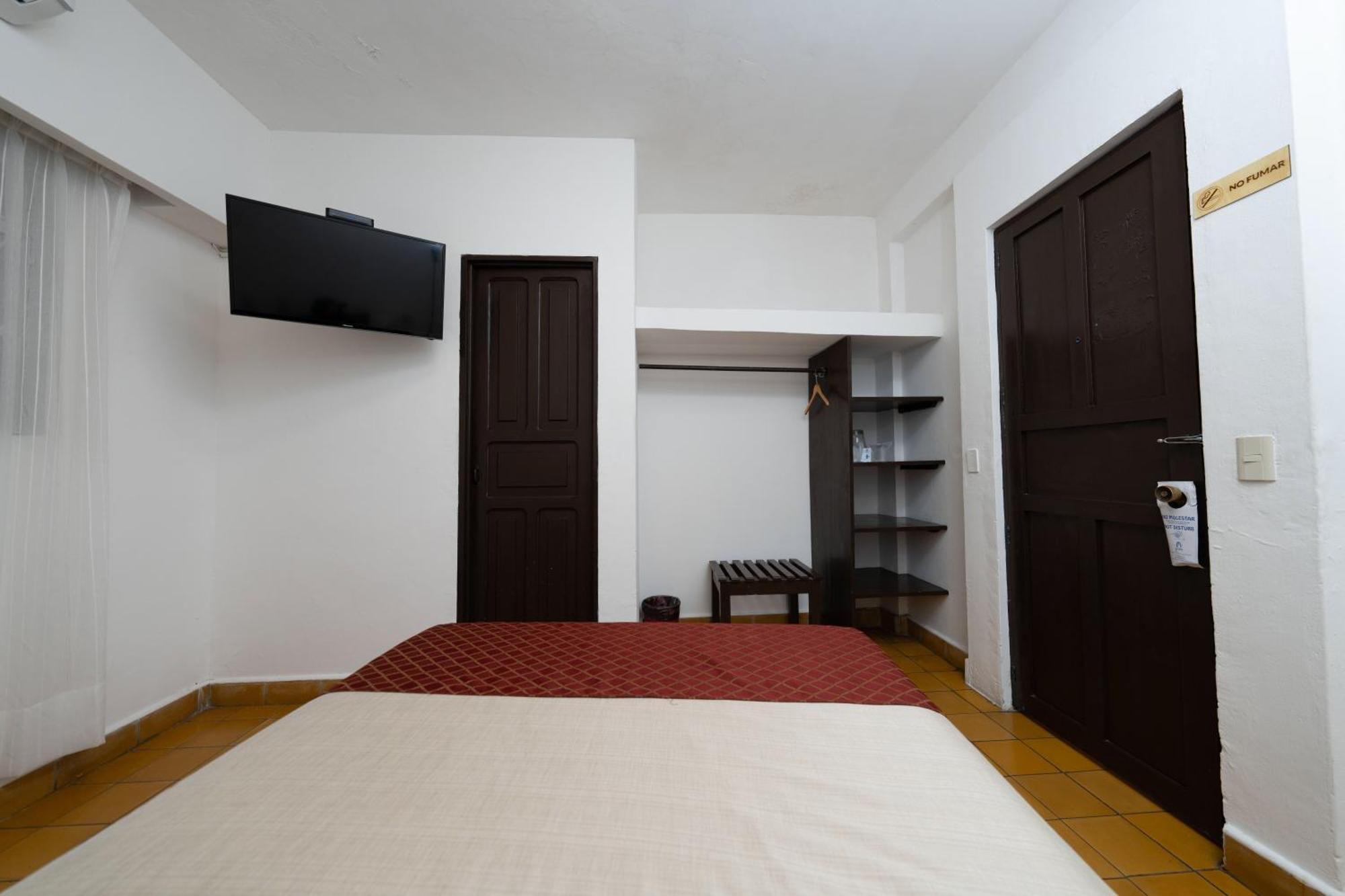 Encino Malecon Centro Hotel