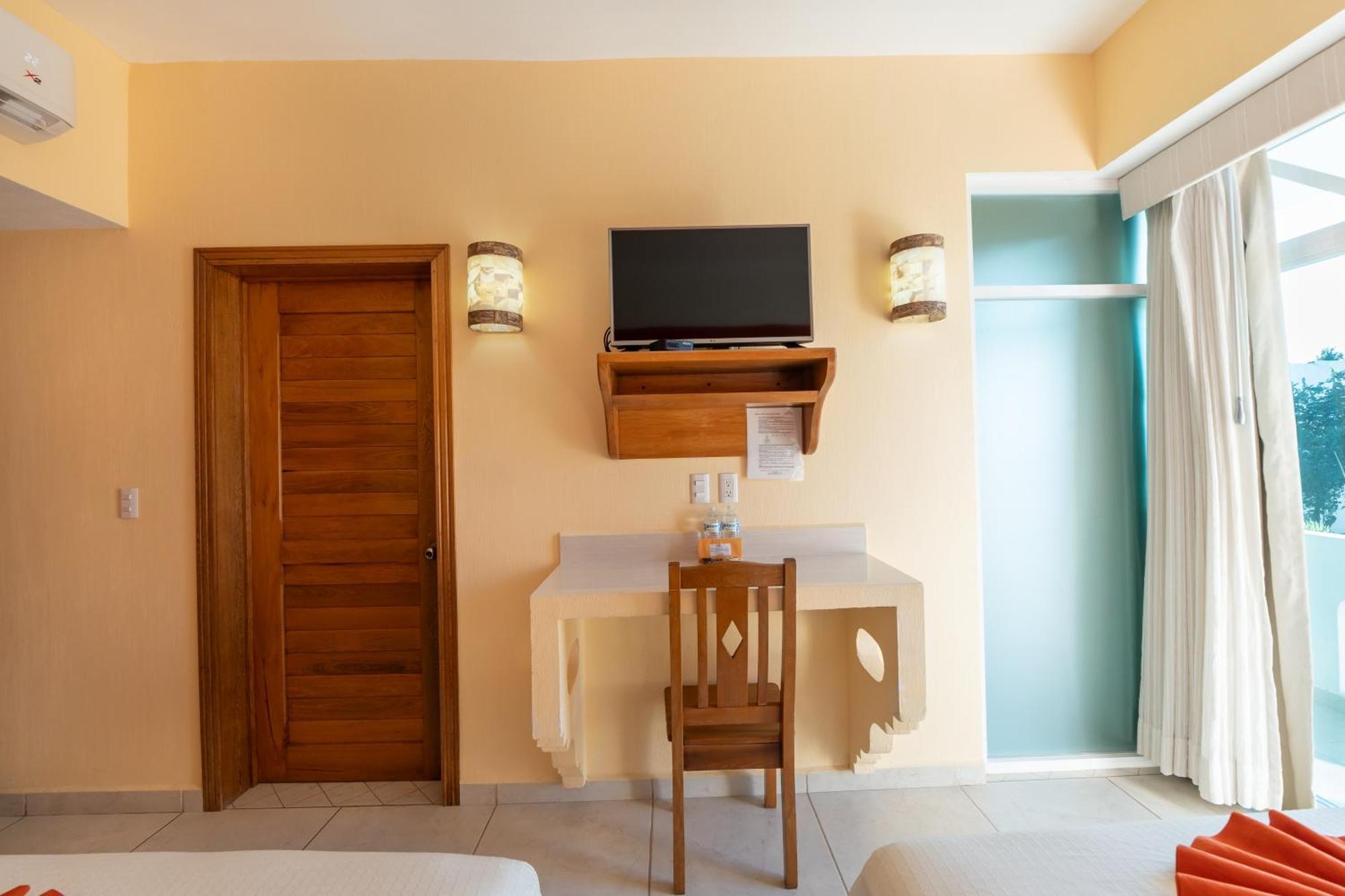Hotel Casa Danna Huatulco 3*